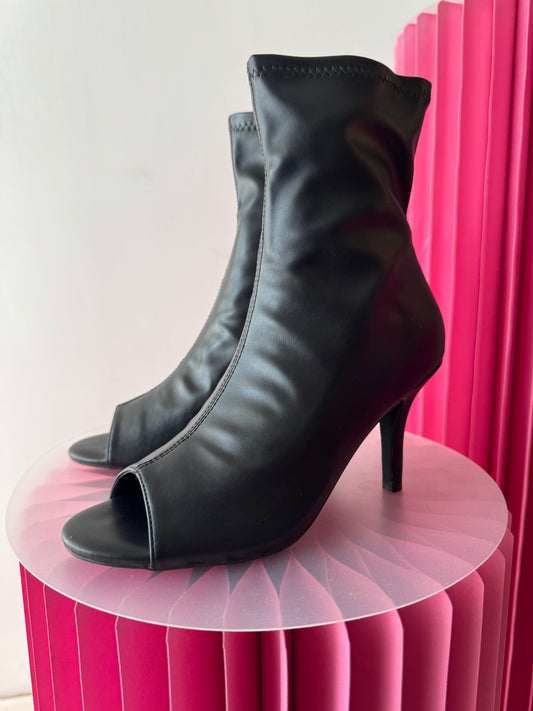 Stivaletto punta aperta