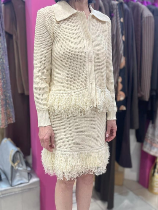COMPLETO FRANGE CARDIGAN E GONNA PANNA