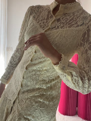 Abito in pizzo elasticizzato