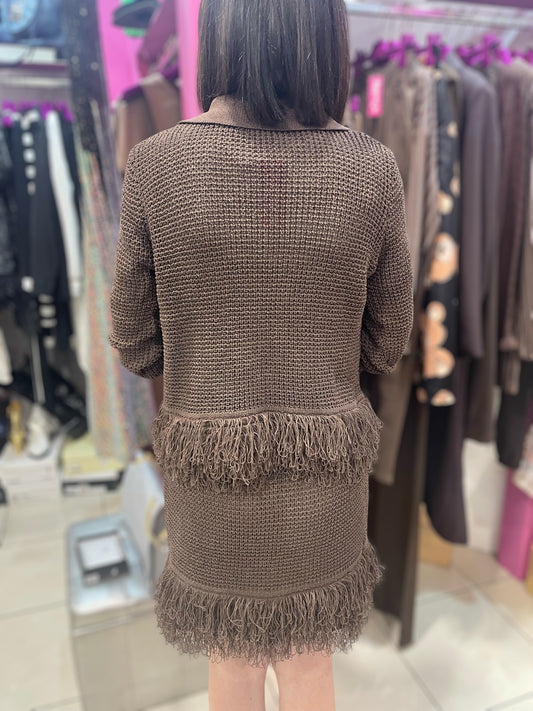 COMPLETO FRANGE CARDIGAN E GONNA MARRONE