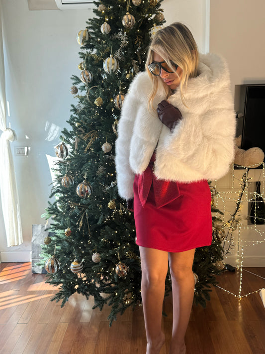 ECO-PELLICCIA CORTA CON CAPPUCCIO BIANCA