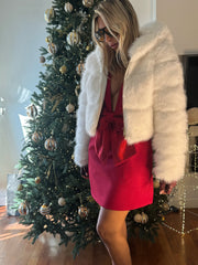 ECO-PELLICCIA CORTA CON CAPPUCCIO BIANCA