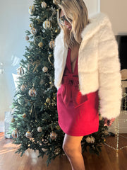 ECO-PELLICCIA CORTA CON CAPPUCCIO BIANCA